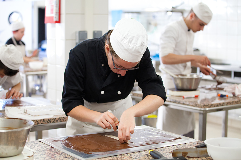 CAP pâtisserie Adultes en 1 an - Cfa des Chefs Formation CAP pâtisserie en  1 an